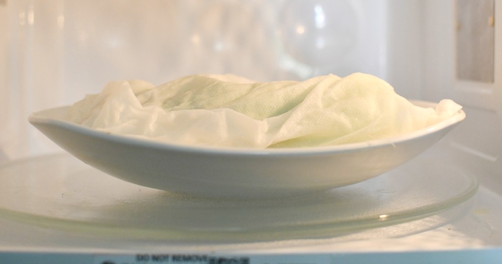 placing ears of corn in microwave