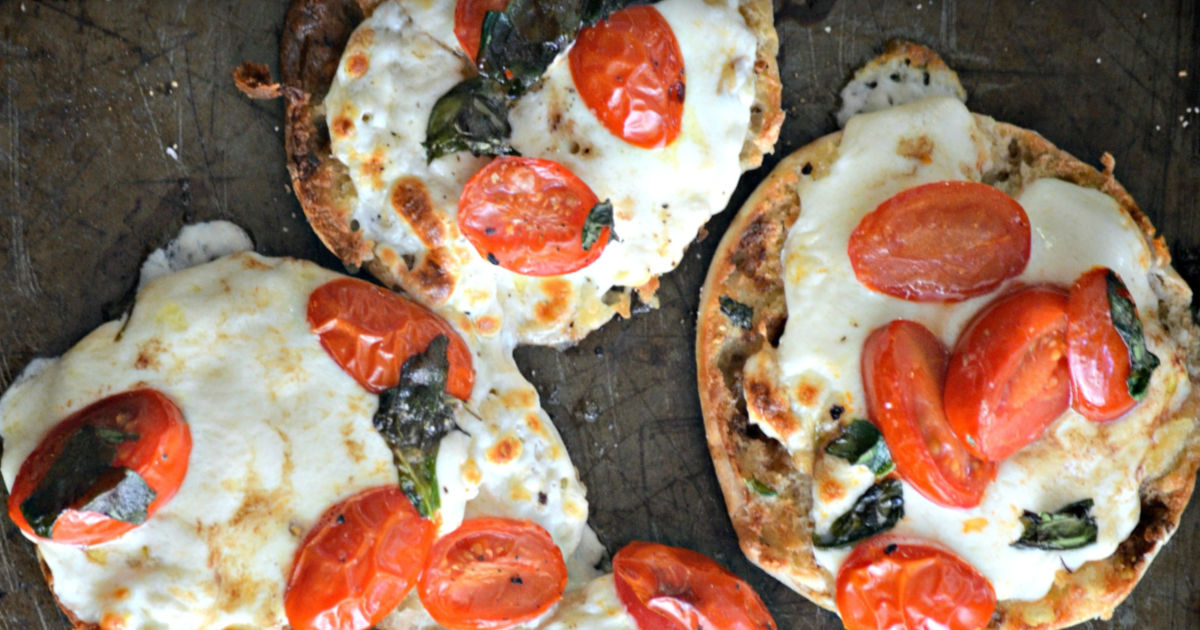 mini caprese pizzas