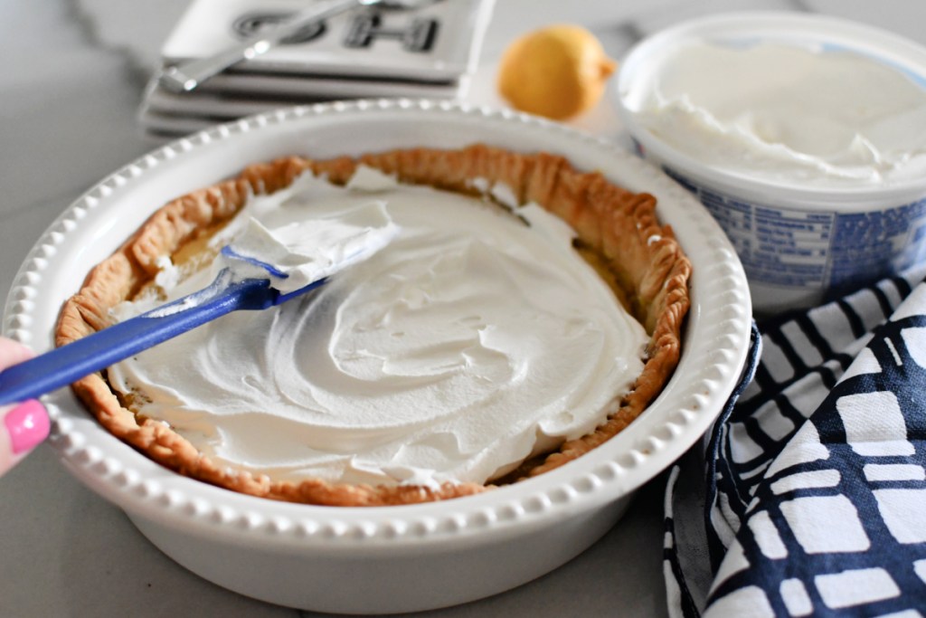 spreading cool whip on blender lemon pie