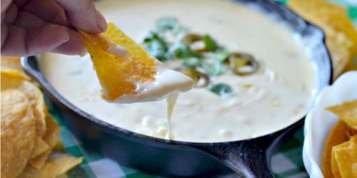 Restaurant Style White Queso Dip