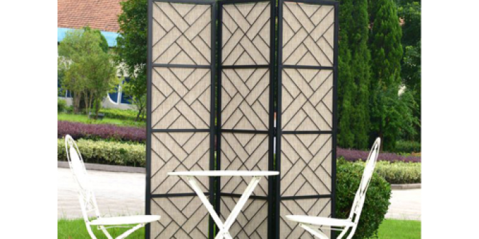 Lowe’s: Outdoor Privacy Screen ONLY $49 (Regularly $98)