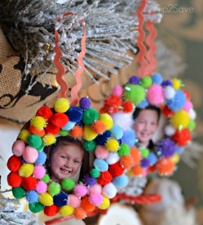 pom-pom-frame-ornaments