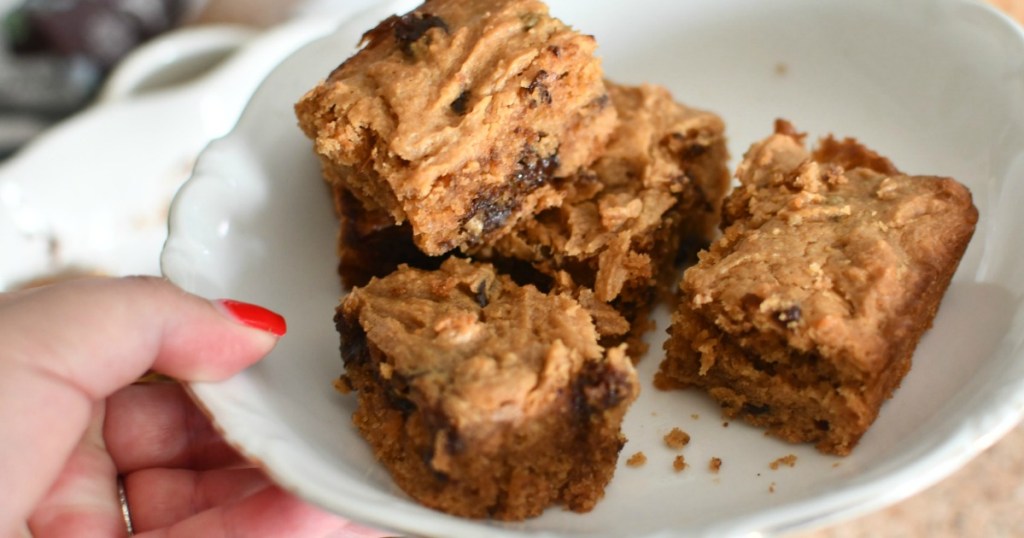 keto peanut butter chocolate chip bars 