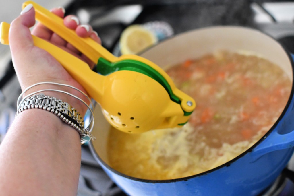 adding lemon juice to soup