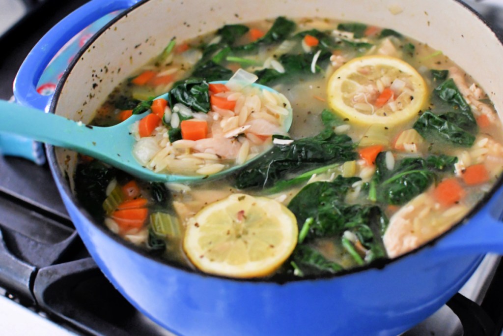 finished pot of lemon chicken orzo soup