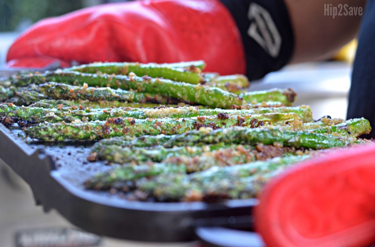 asparagus recipe with parmesan on the tray after grilling