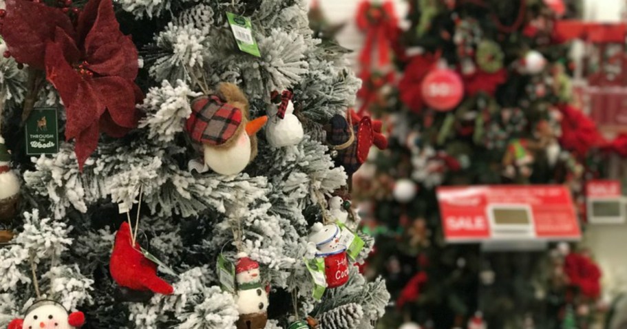 Up to 50% Off Kohl’s Holiday Decor + Get $15 Kohl’s Cash