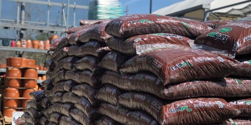 Scott’s Earthgro Mulch 2-Cubic Feet Bags Only $2 at Home Depot + More