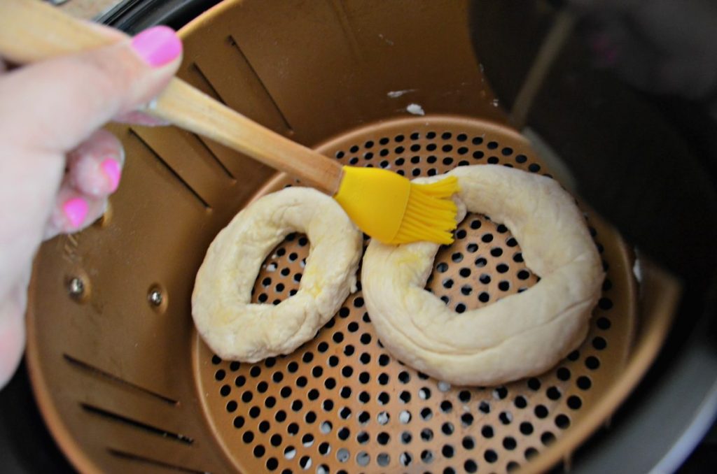 raw bagels in air fryer