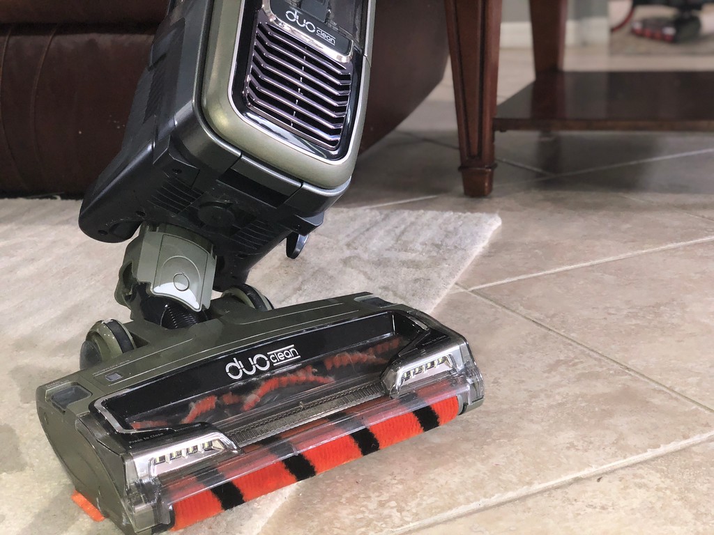 Shark APEX DuoClean vacuum review – roller brush closeup