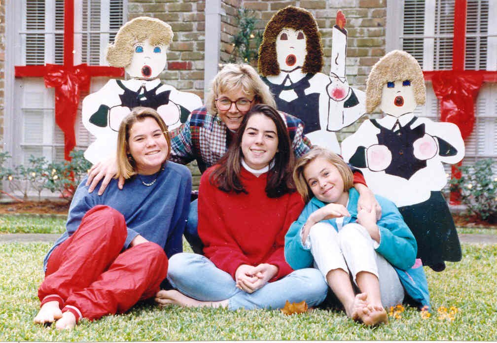 collin with her sisters and mom 