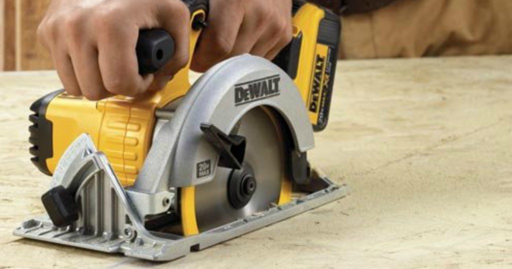 DeWalt 20V Max Li-Ion Circular Saw