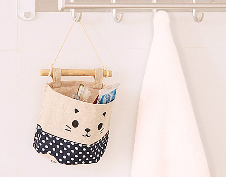 Hanging storage organizers