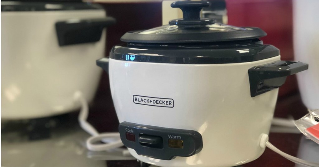 white black & decker 16 cup rice cooker warmer on shelf