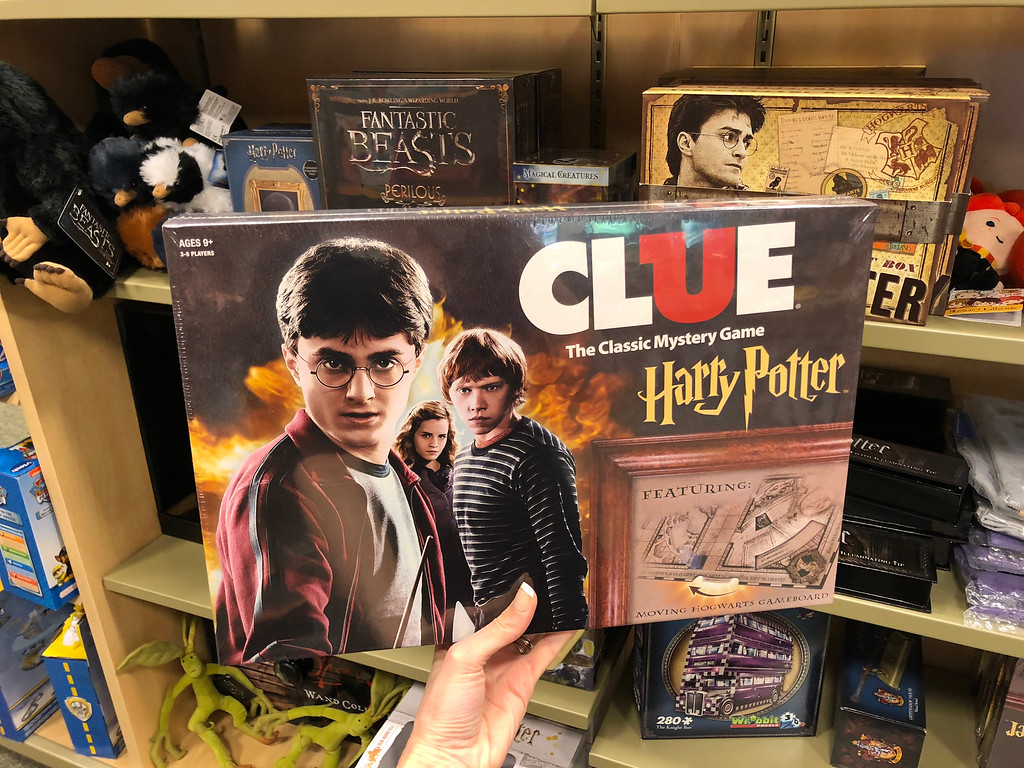 Hasbro Gaming Clue: Wizarding World Harry Potter Edition