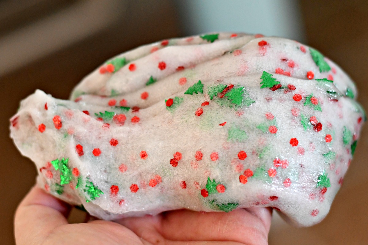 Make Christmas Tree Slime – slime closeup