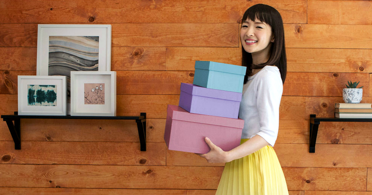 Tidying Up with Marie Kondo on Netflix – Kondo holding boxes