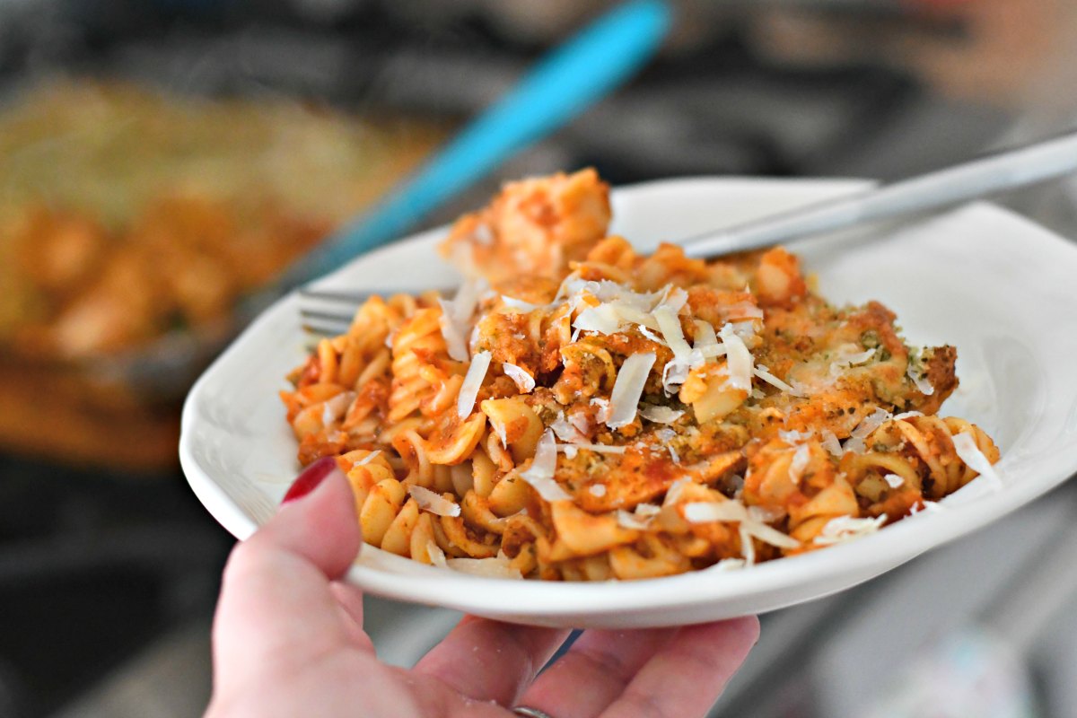 chicken parmesan bake one-pan meal – plated and ready to serve