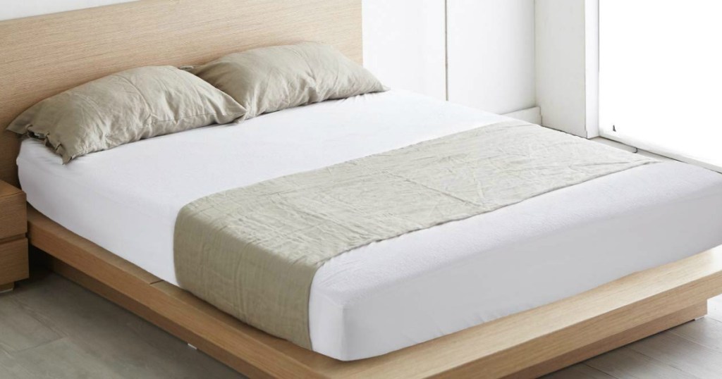 Bedsure Waterproof Mattress Protector