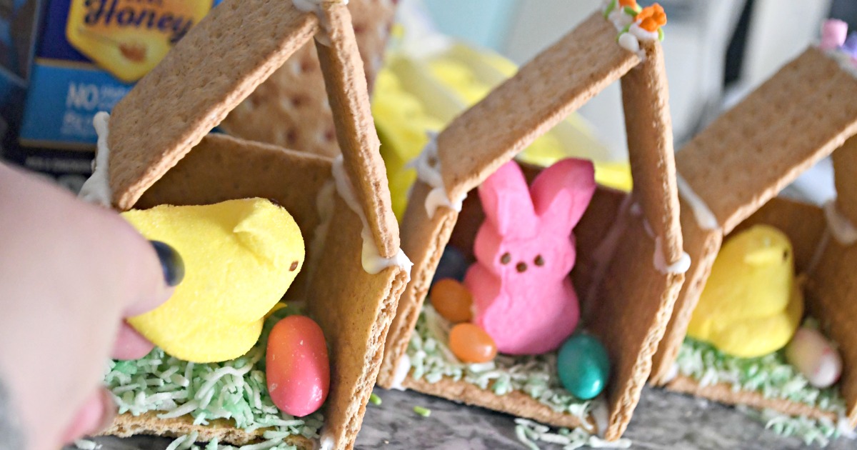 Make This Easy & Edible Easter Peep House (Fun Kids Craft!)