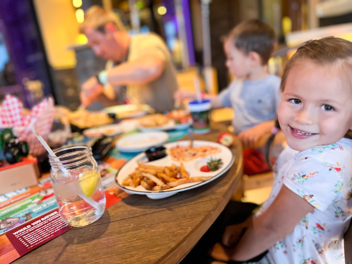 Kids Can Eat FREE or Cheap at These 32 Verified Restaurants!