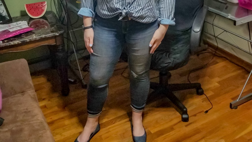 walmart wednesday — jessica wearing levi jeans from walmart