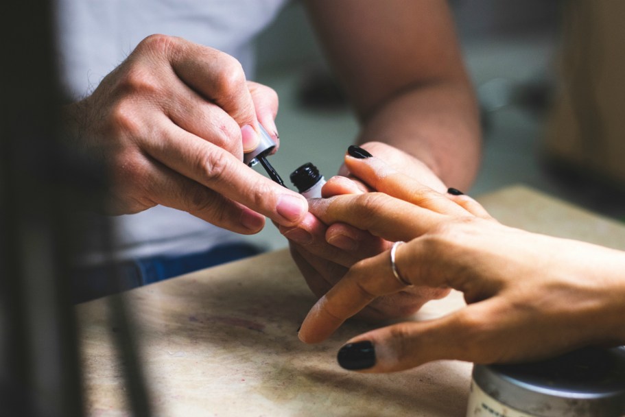 Up to 50% Off Groupon Mother’s Day Gifts – Treat Mom to a Manicure, Massage, Facial & More