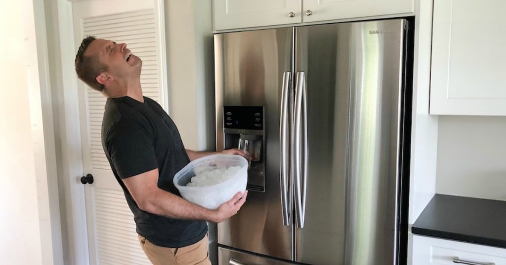 Holding ice bowl and refrigerator 