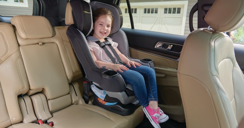 toddler in carseat