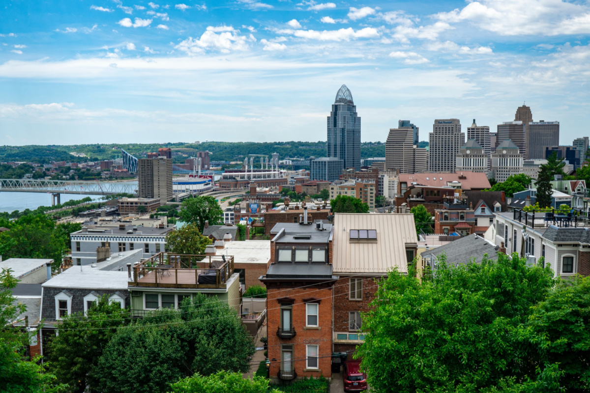 view of cincinnati ohio skyline, one of the cheap travel destinations for budget family travel