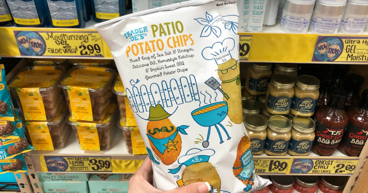 hand holding trader joes potato chips