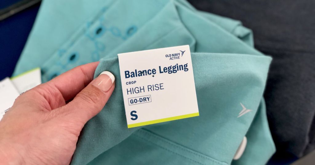 hand holding tag for Old Navy Active Balance Leggings