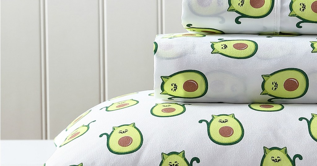 avacado kittens on white sheets and pillowcases