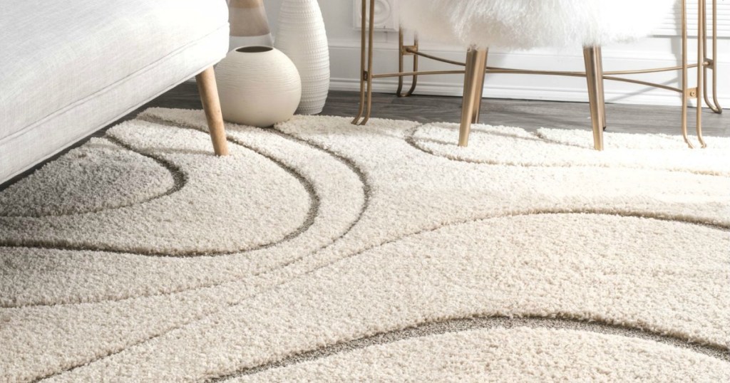 Shaggy Curves Venice 5'3" x 7'6" Area Rug in a living room