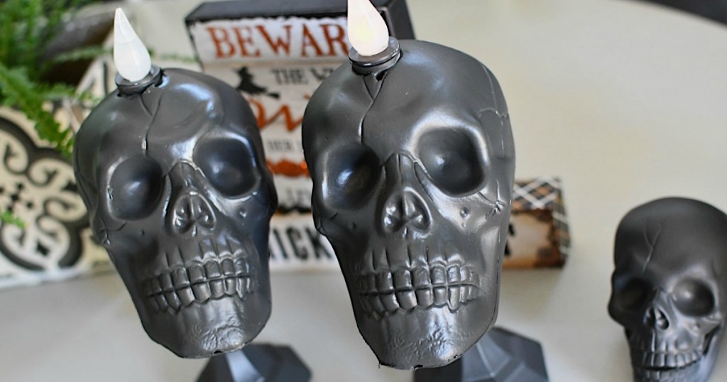 Skull Candlesticks Halloween DIY 