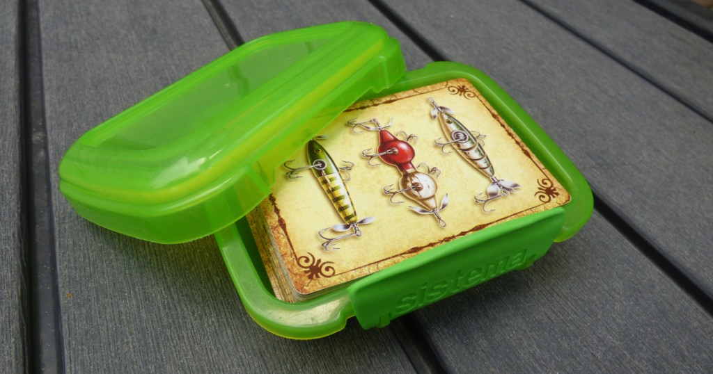 deck of cards in Sistema snack container