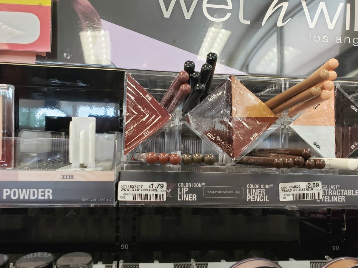 wet n wild eyeliner display