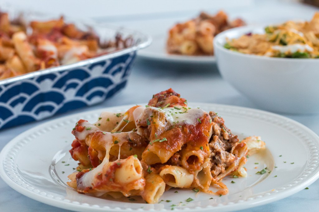 plate of baked ziti