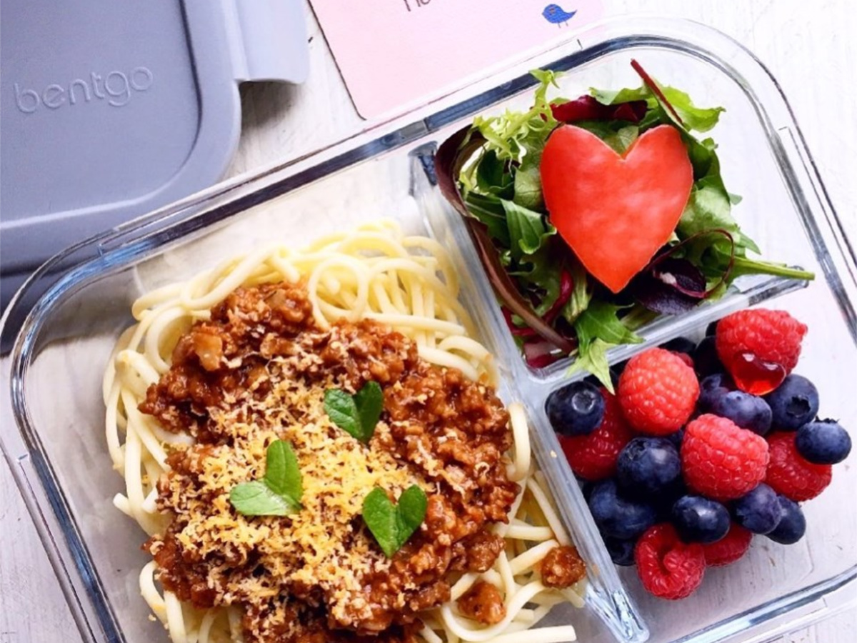 Bentgo Glass Lunch Box with spaghetti and fruit