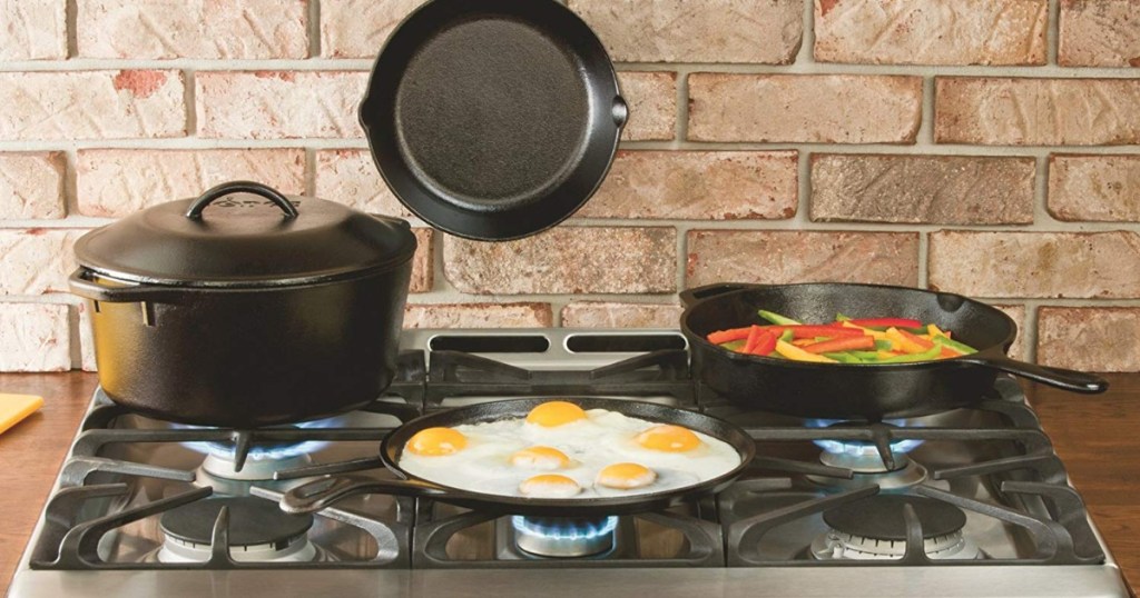 lodge cast iron fajita set on stove