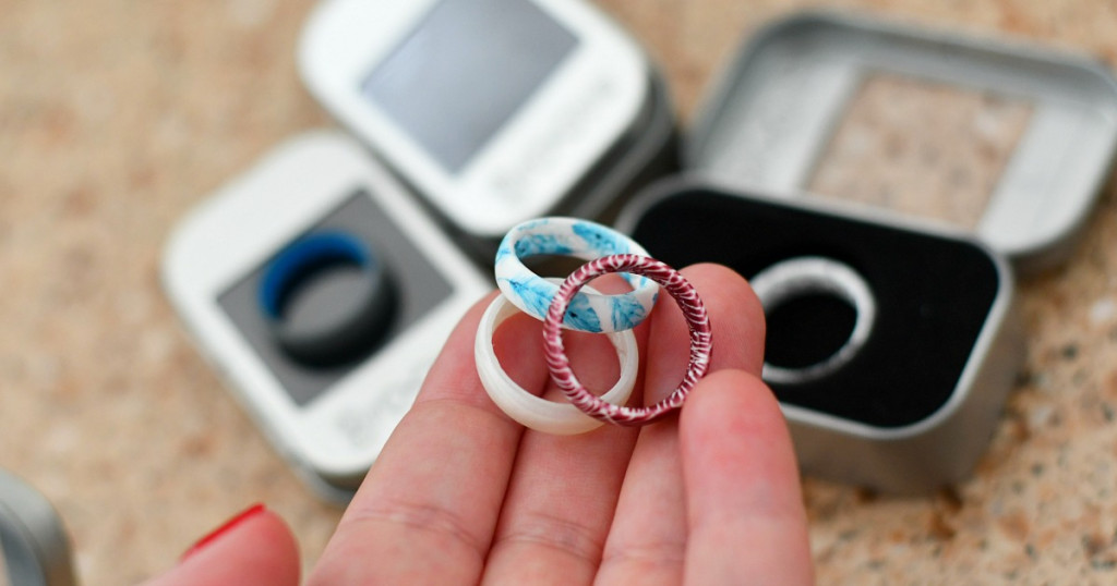 woman holding silicone rings