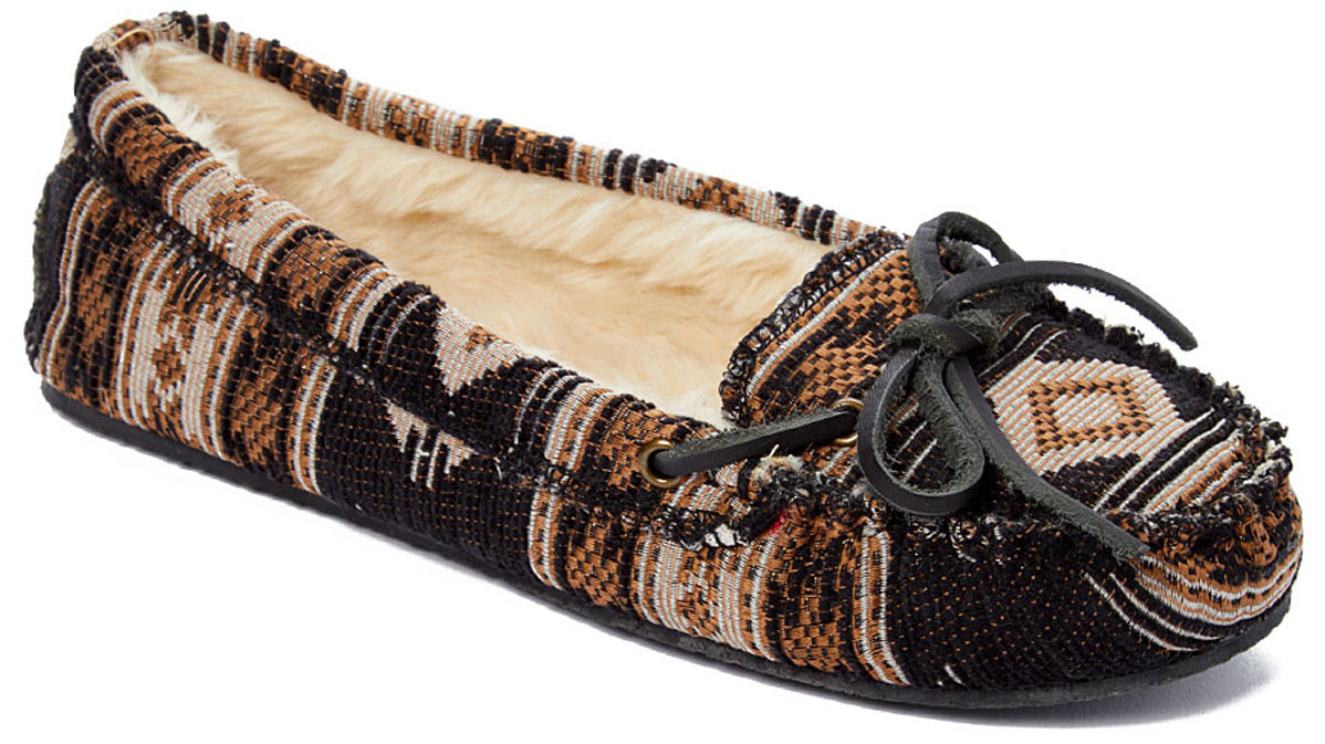 stock image of minnetonka black serape slipper