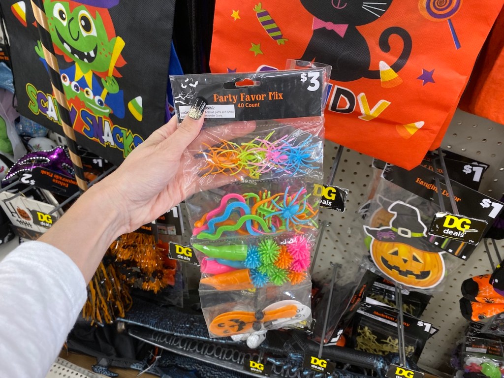 Dollar General Halloween Party Favor Mix in store