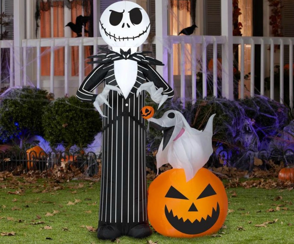 Jack Skellington inflatable in yard