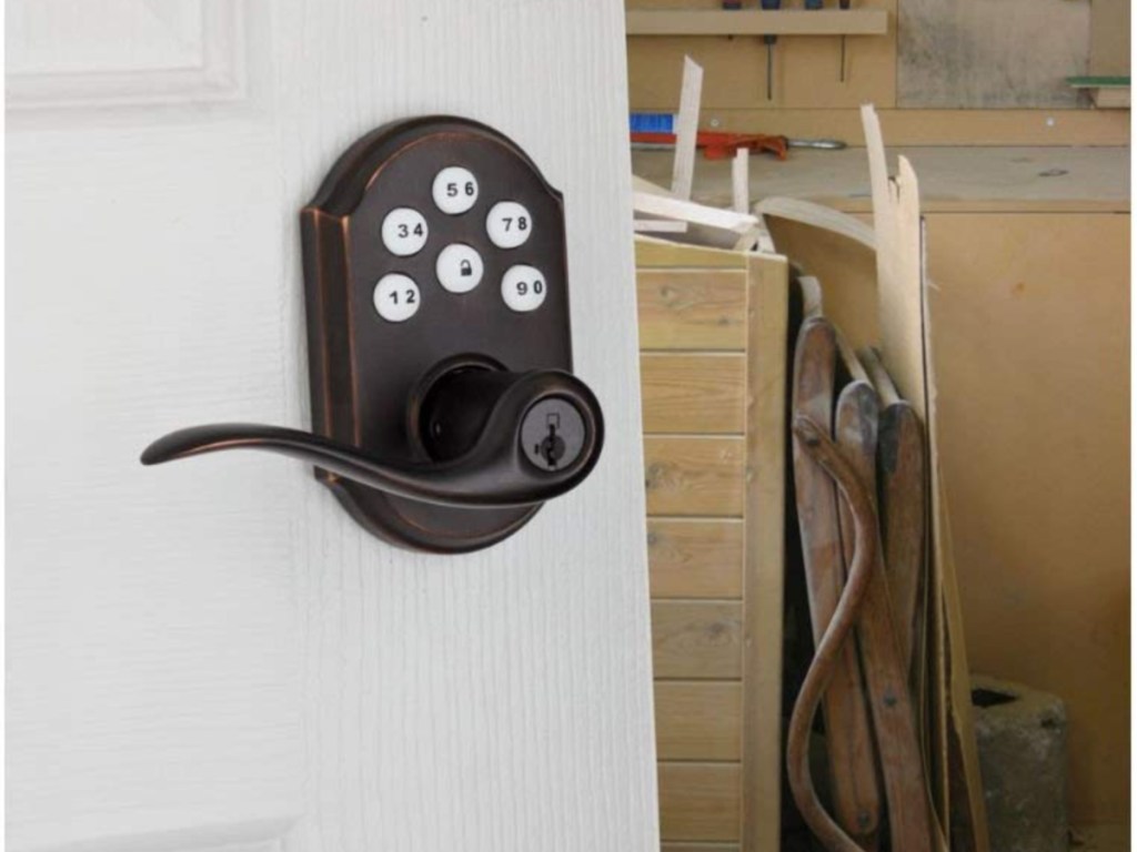 keypad with door ajar