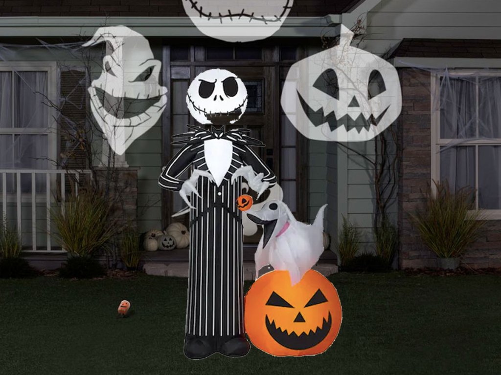 jack skeleton in front lawn