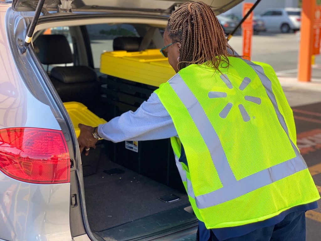 Walmart Employee with Grocery Pick-up 