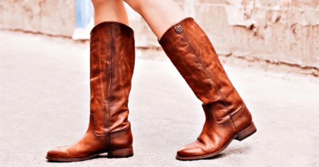 woman wearing frye boots