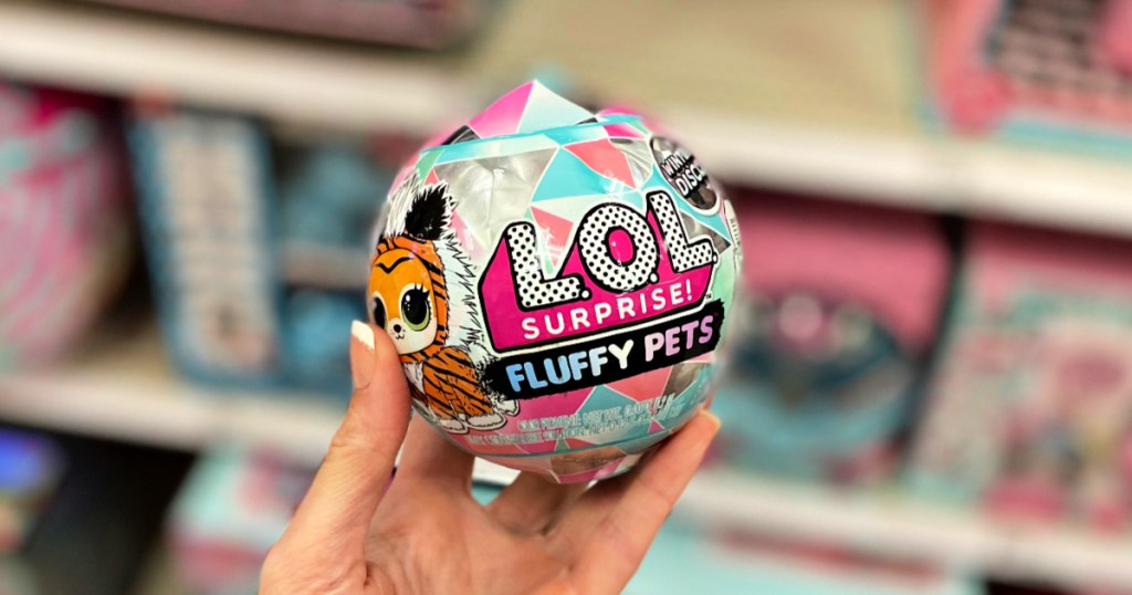 L.O.L. Surprise! Fluffy Pets Winter Disco Series with Removable Fur