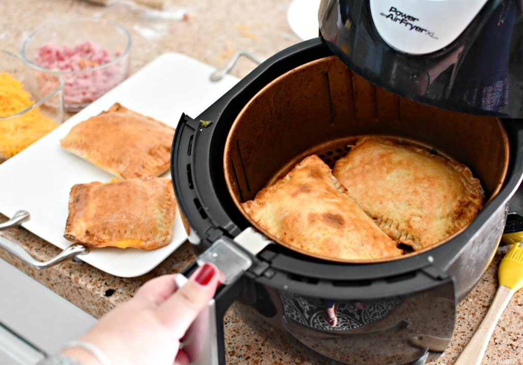 hot pockets in a power XL air fryer 